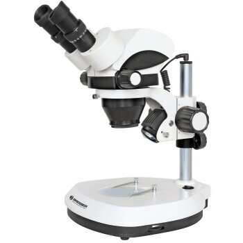Dwuokularowy transmisyjny mikroskop o zakresie powiększeń 7x-45x wyposażony w okulary szerokokątne oraz stereo zoom obiektyw (0,7x - 4,5x). Wysoko ustawiona głowica z możliwością regulacji wysokości pozwala obserwować duże przedmioty. 