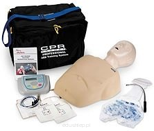 Zapewnia trening wszystkich czterech rekomendowanych przez AHA scenariuszy treningowych AED.