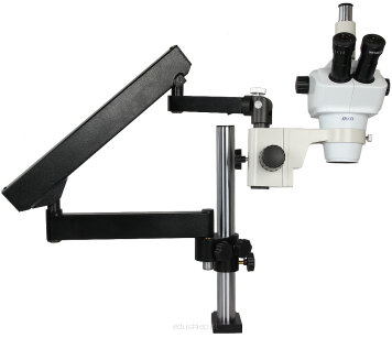 Obiektyw 0,5x do mikroskopów stereoskopowych serii Delta Optical SZ-630. Służy do zwiększania odległości roboczej do 220 mm oraz zwiększenia średnicy pola widzenia. Z okularami 10x i obiektywem 0,5x uzyskiwane powiększenia mieszczą się w zakresie 4x-25x. Obiektyw montowany jest poprzez gwint na spodniej części głowicy stereoskopowej.

