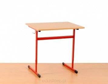 Stół szkolny Krzyś 1 osobowy z regulowaną wysokością (wzrost dziecka: 108 - 121 cm, 119 - 142 cm, 133 - 159 cm) zapewnia wygodę oraz prawidłową postawę ucznia podczas zajęć lekcyjnych.
