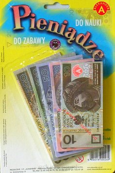 Kopie papierowych banknotów do celów edukacyjnych i zabawy. Zawartość: 5 nominałów po 25 elementów, waluta: PLN.