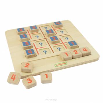 Mała i prosta wersja gry sudoku - plansza podzielona jest na cztery części - zadaniem dziecka na każdej części jest ułożenie cyferek od 1 do 4. Cyferki nie mogą się powtarzać w rządkach i kolumnach.