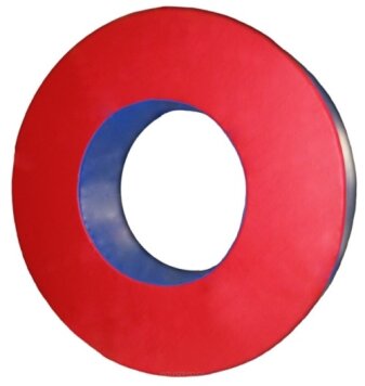 Kształtka opona to koło o średnicy Ø 40 cm i grubości 30 cm. Na środku posiada okrągłe wycięcie, tworząc w ten sposób kształtkę przypominającą swym wyglądem dużą oponę. Może funkcjonować jako pojedynczy element lub w połączeniu z innymi bryłami, jako składowa w dowolnie skomponowanym zestawie.