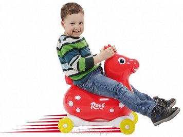 Aktywna zabawa z konikiem Rody wzmacnia układ ruchowy dziecka. 