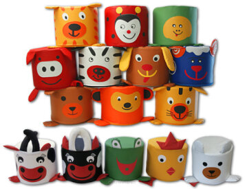 Wygodne, kolorowe pufy z wesołymi aplikacjami symbolizującymi zwierzątka, są doskonałym uzupełnieniem kącików zabaw dziecięcych. Używane są najczęściej jako siedziska w czasie zabaw lub relaksu.