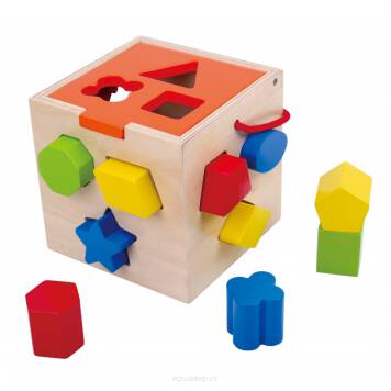 Drewniany Sorter Kształtów od Tooky Toy to zabawka odpowiednia już dla dzieci od 12 miesiąca życia.  Drewniany sześcian, pusty w środku, posiada liczne otwory o różnych kształtach, przez które dzieci wrzucają do środka kolorowe klocki. Produkt wykonany z najwyższej jakości materiałów bezpiecznych dla dzieci i środowiska.